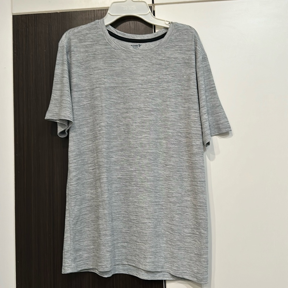 Big boys active shirt size XXL (18)Grey